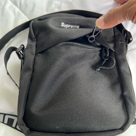 Supreme Crossbody Sling Bag (Unisex)-SS18 - Picture 7 of 7